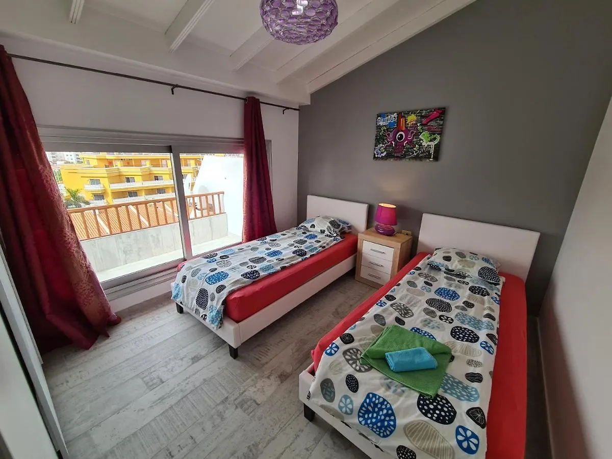 Duplex penthouse apartment Puerto Colón only 5 min. to the beach, 2 terraces, pool, Wifi, dishwasher Costa Adeje  0*, Costa Adeje (Tenerife)