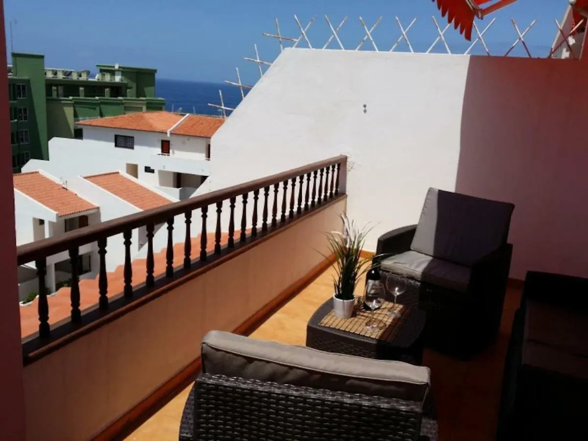 Duplex penthouse apartment Puerto Colón only 5 min. to the beach, 2 terraces, pool, Wifi, dishwasher Costa Adeje  España